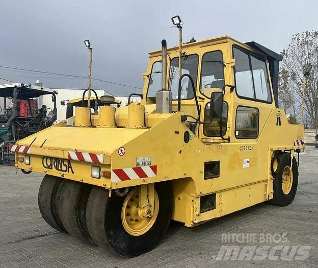 Corinsa CCR 2135 مداحل ذات إطارات هوائية