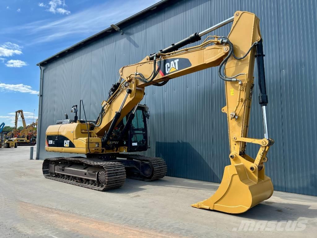 CAT 323D LN VA حفارات زحافة