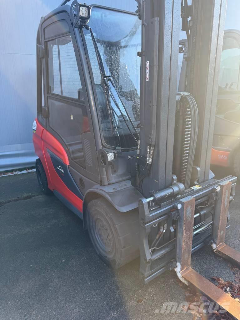 Linde H30D-01 شاحنات الديزل