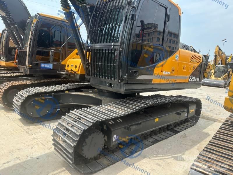 Hyundai R220LC-9S حفارات زحافة