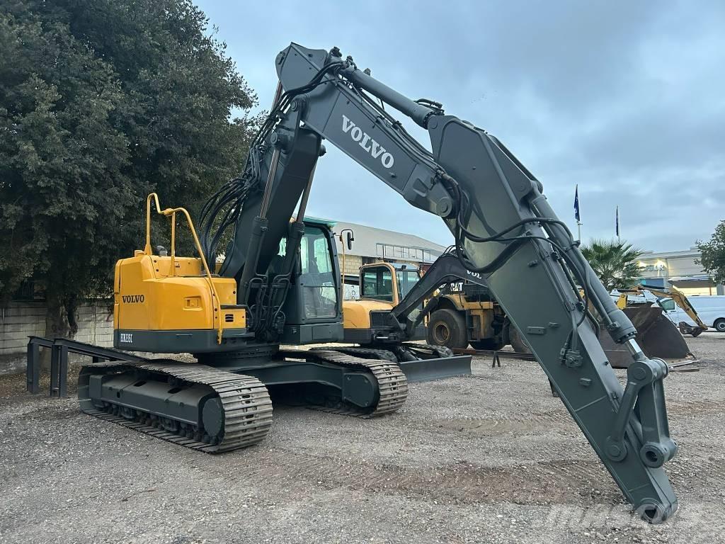 Volvo ECR 235 حفارات زحافة