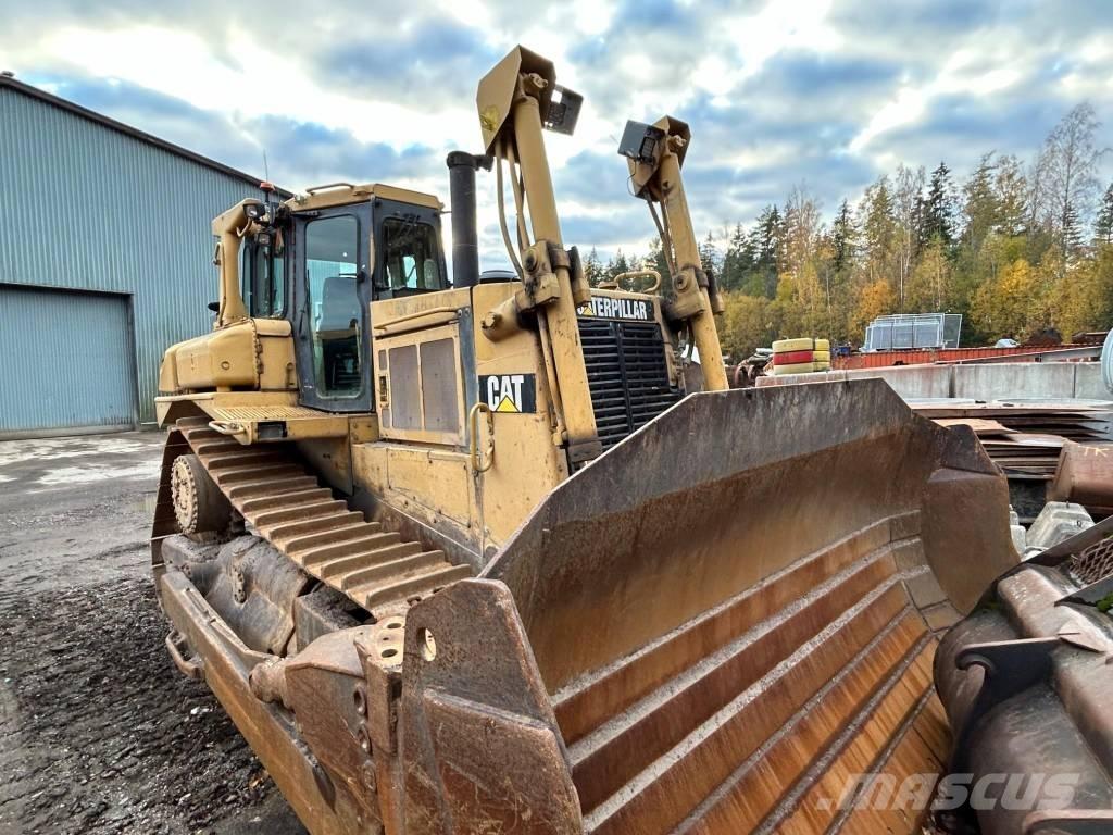 CAT D 8 N بلدوزرات مجنزرة