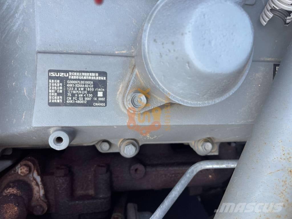 Hitachi ZX 240 حفارات زحافة