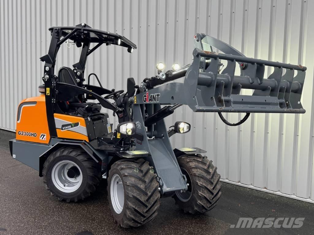 GiANT G 2300 HD لوادر بعجل