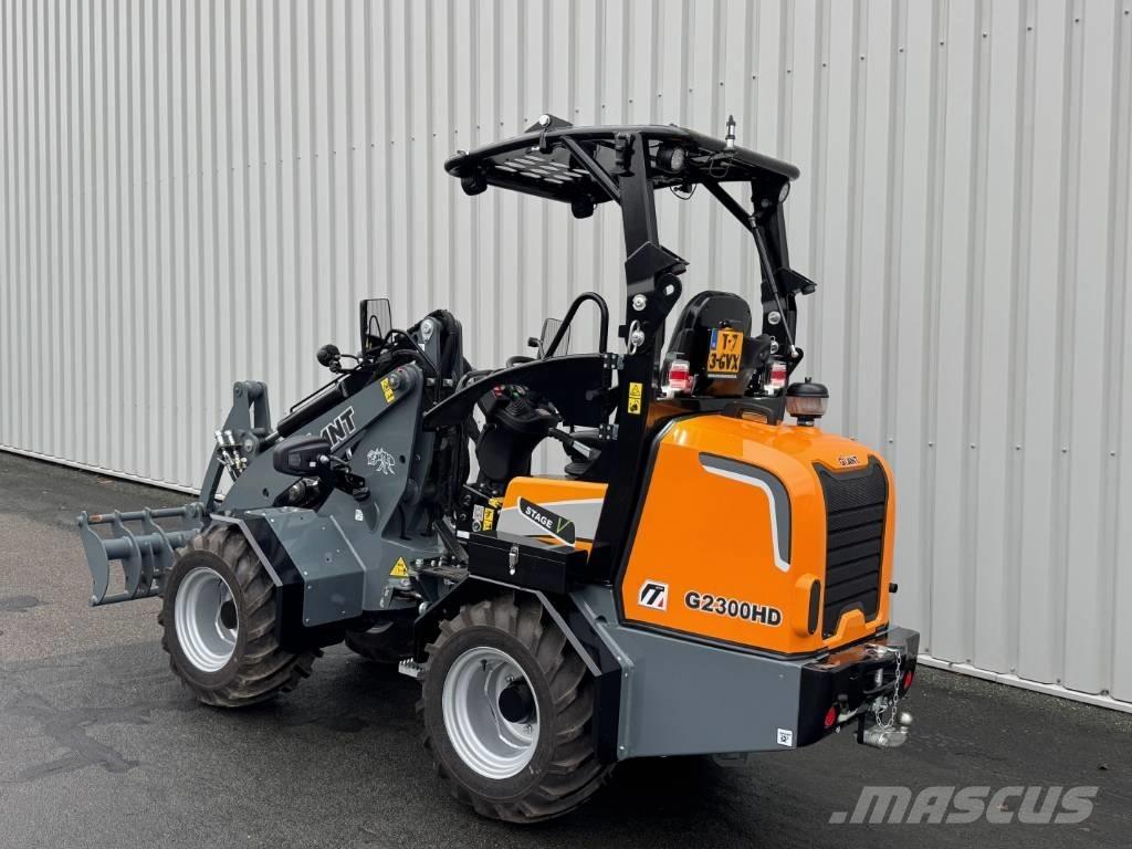 GiANT G 2300 HD لوادر بعجل