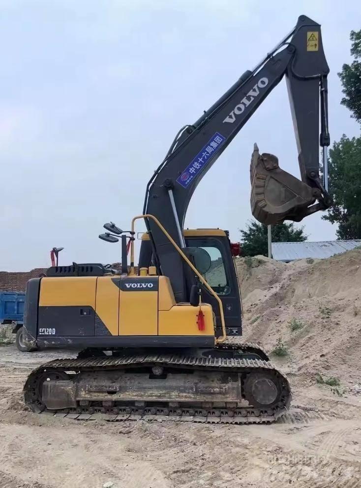 Volvo EC 120 D حفارات زحافة