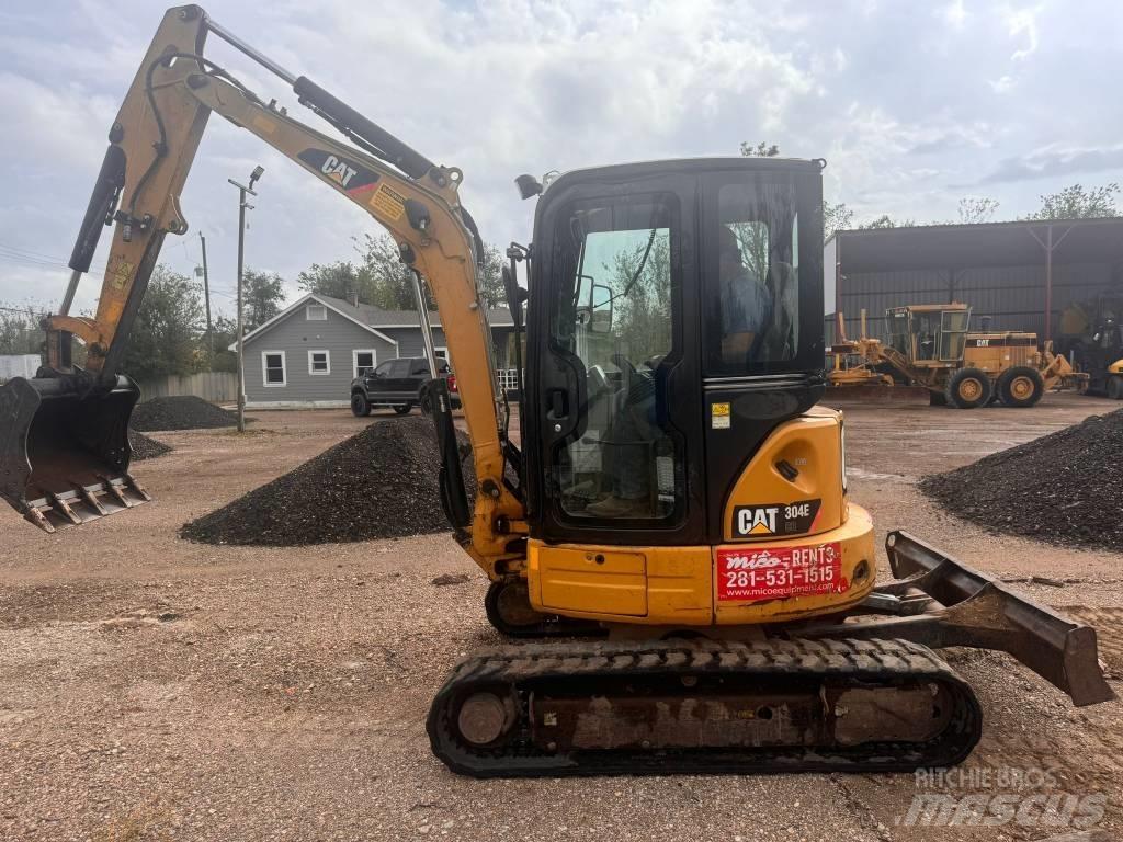 CAT 304 E CR حفارات زحافة