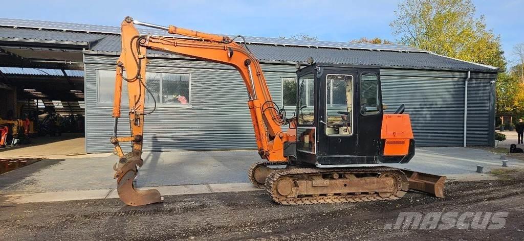 Takeuchi TB 068 حفارات صغيرة أقل من 7 طن (حفارات صغيرة)