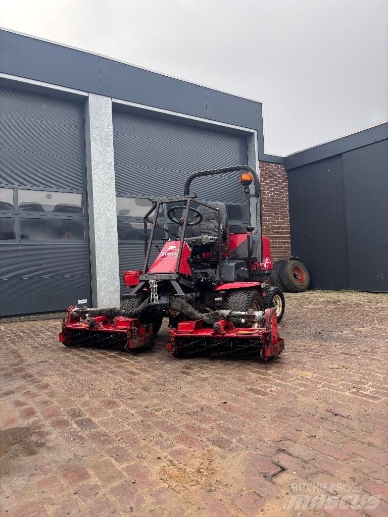 Toro Reelmaster 335D ركوب الحشائش