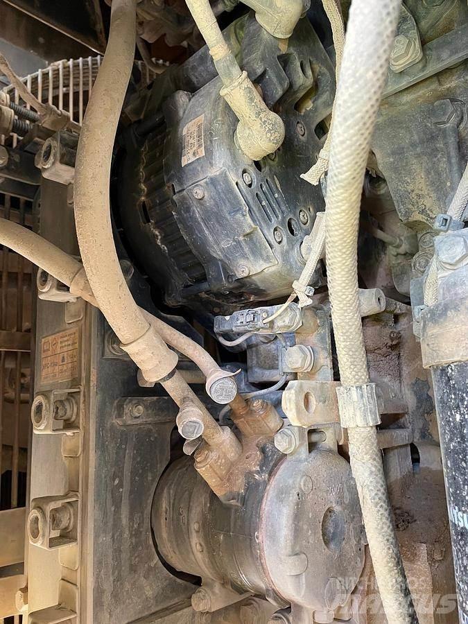 Komatsu HD465-8 عربات نقل قلابة للمواقع