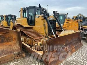 CAT D 6 T LGP بلدوزرات مجنزرة