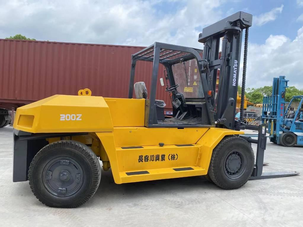 Komatsu FD 160 شاحنات الديزل