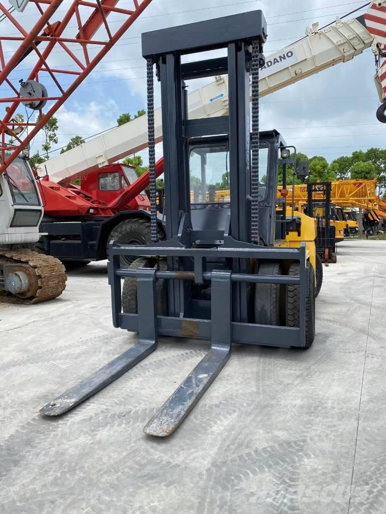 Komatsu FD 160 شاحنات الديزل