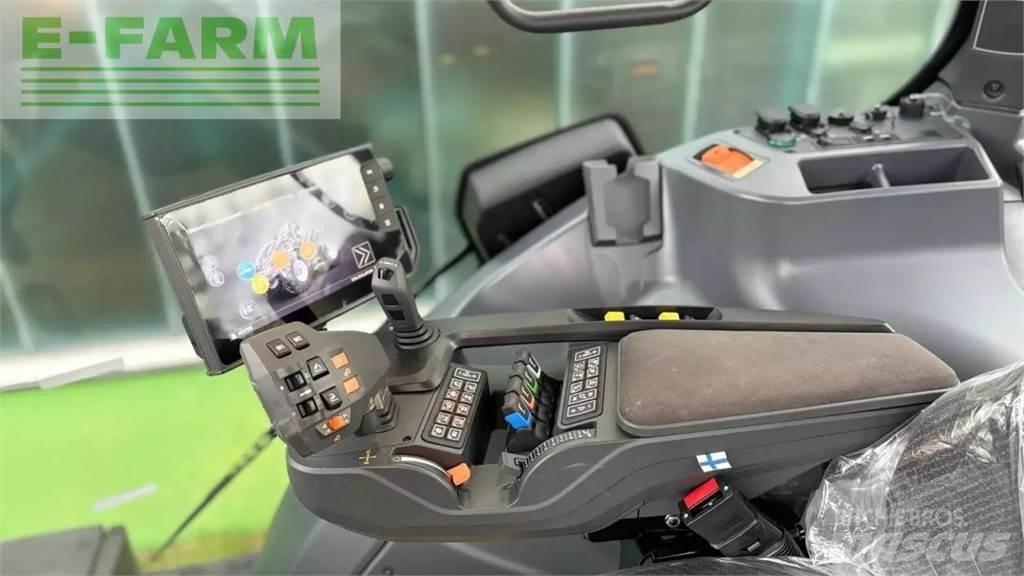 Valtra q 285 الجرارات