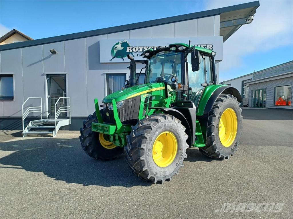 John Deere 6110M الجرارات