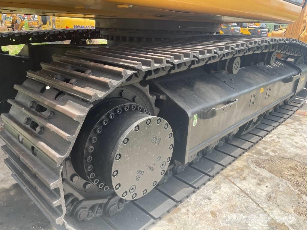 CAT 330D2 حفارات زحافة