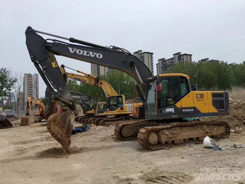 Volvo EC 300 حفارات زحافة