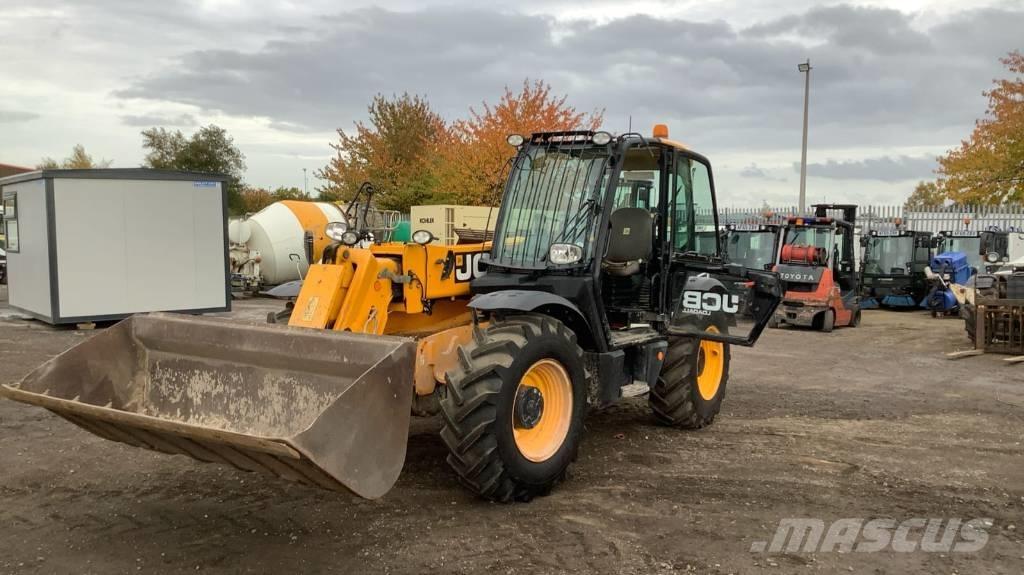 JCB 531-70 مناولات متداخلة