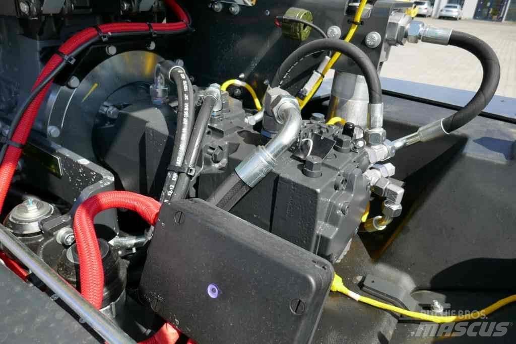Bomag BW 213 D-5 ضاغطات التربة