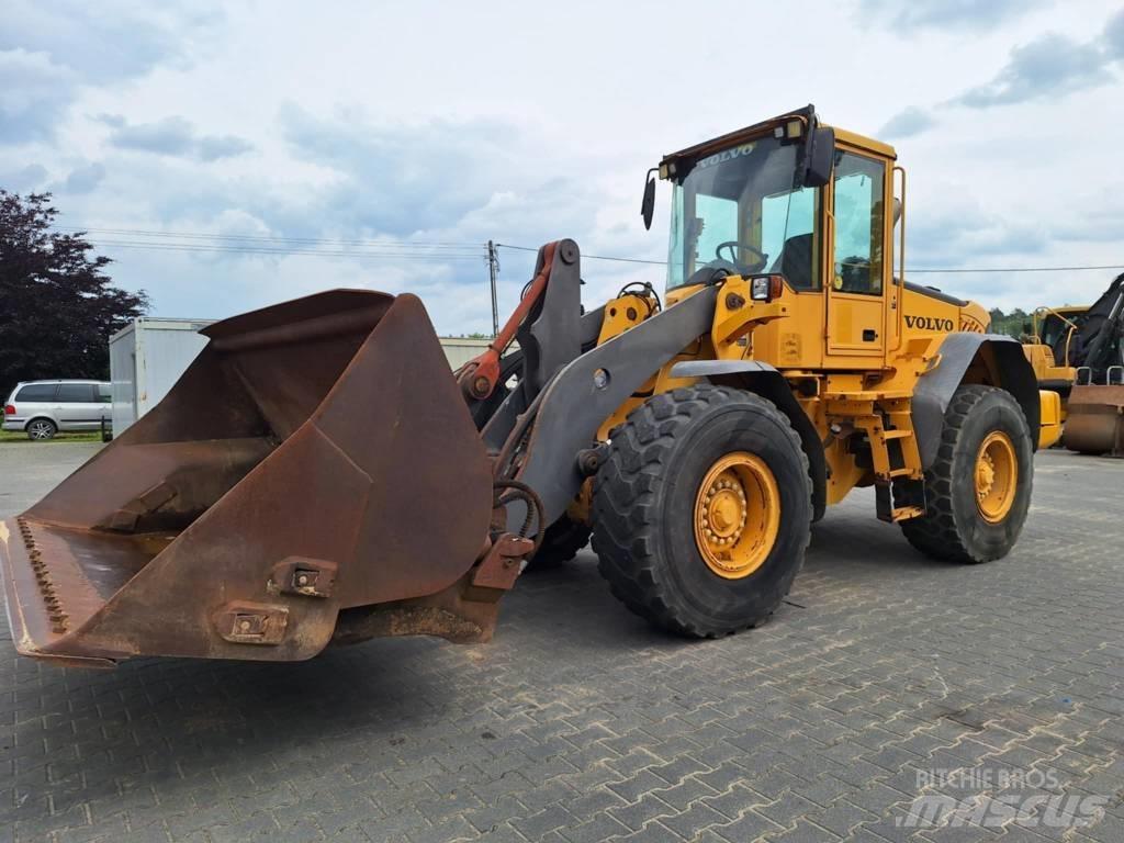 Volvo L 90 E لوادر بعجل