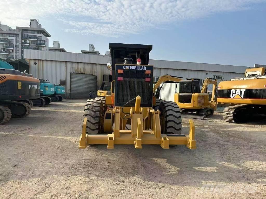 CAT 140 H معدات تمهيد الطرق