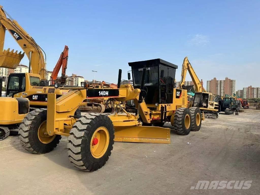 CAT 140 H معدات تمهيد الطرق