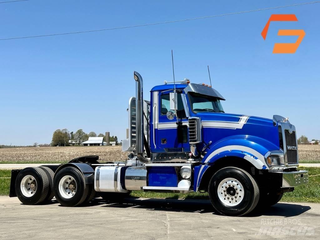 Mack Titan TD 713 شاحنات أخرى