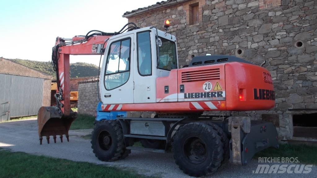 Liebherr A 900 C حفارات بعجل