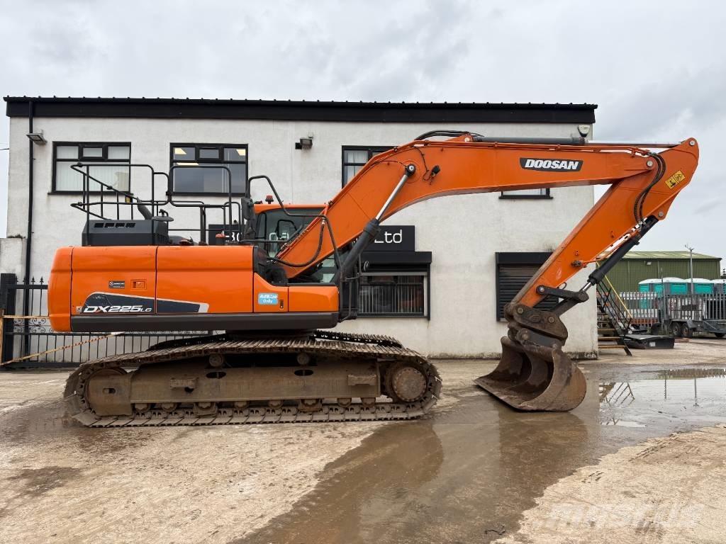 Doosan DX 225 LC-5 حفارات زحافة