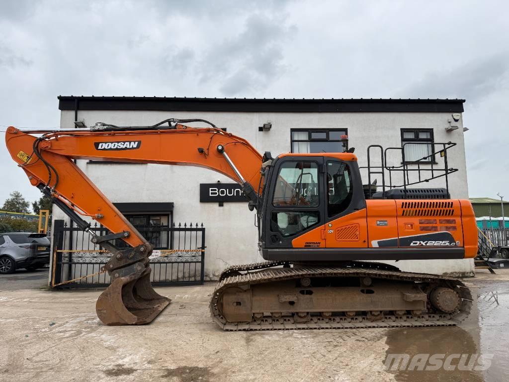Doosan DX 225 LC-5 حفارات زحافة