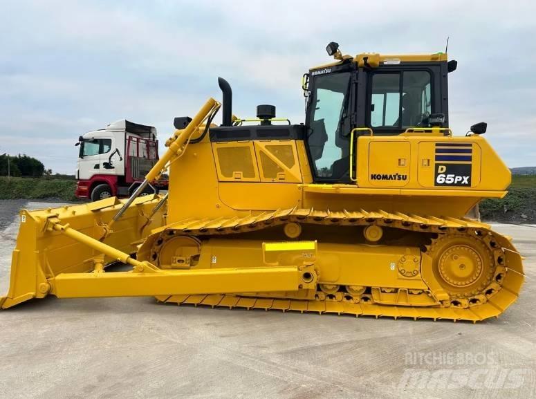 Komatsu D 65PX-18 بلدوزرات مجنزرة