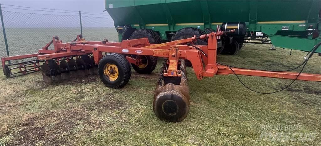 Kuhn SE 300 زحافات ساحقة