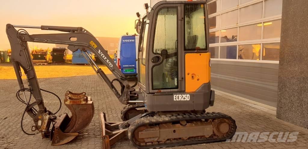 Volvo ECR 25 D حفارات صغيرة أقل من 7 طن (حفارات صغيرة)
