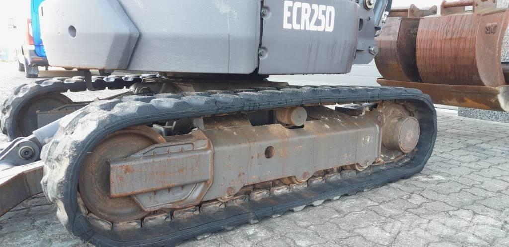 Volvo ECR 25 D حفارات صغيرة أقل من 7 طن (حفارات صغيرة)