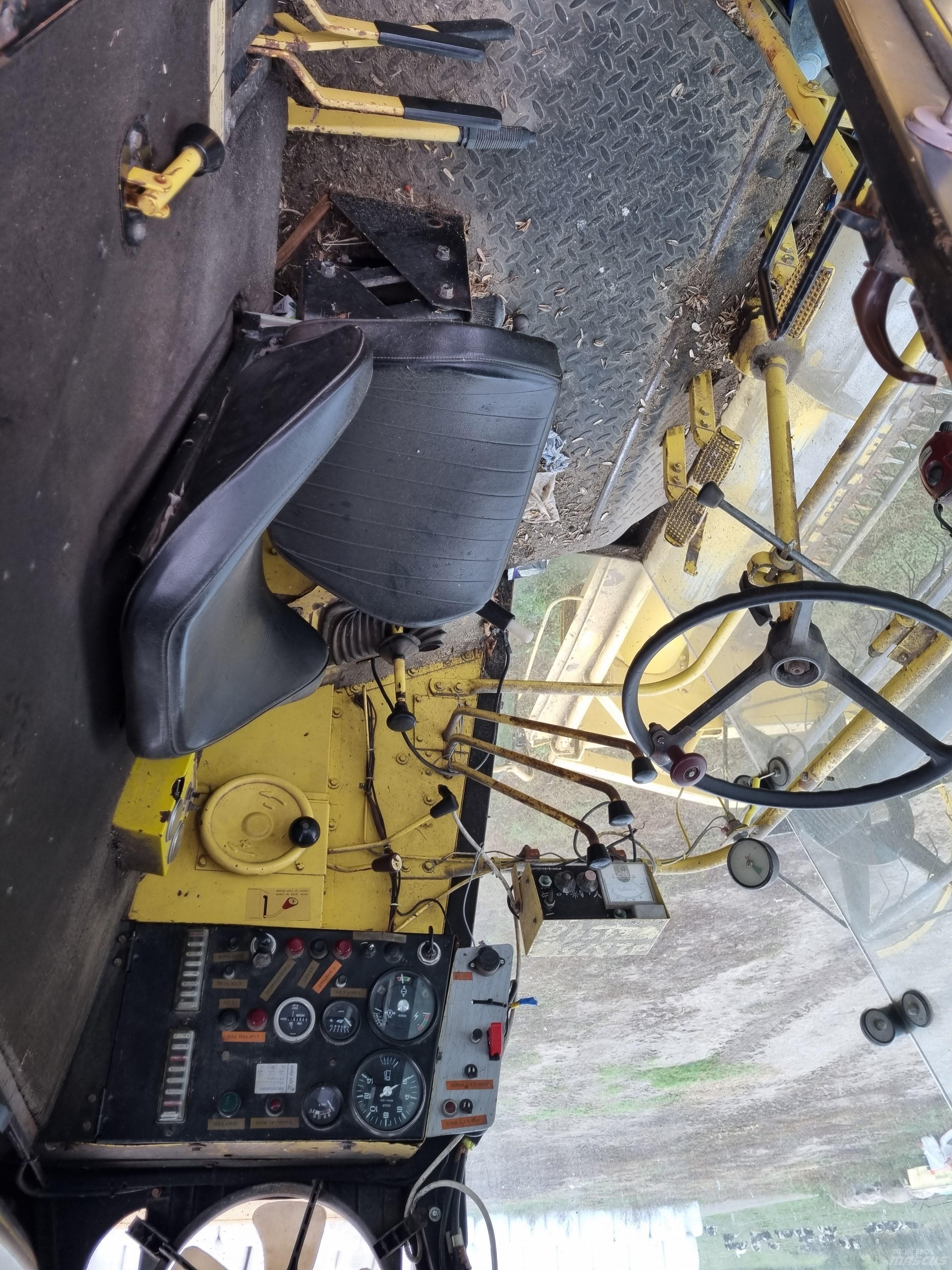 New Holland 8050 حصادات
