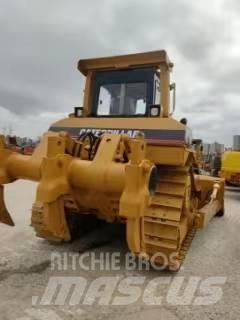 CAT D 8 R بلدوزرات مجنزرة