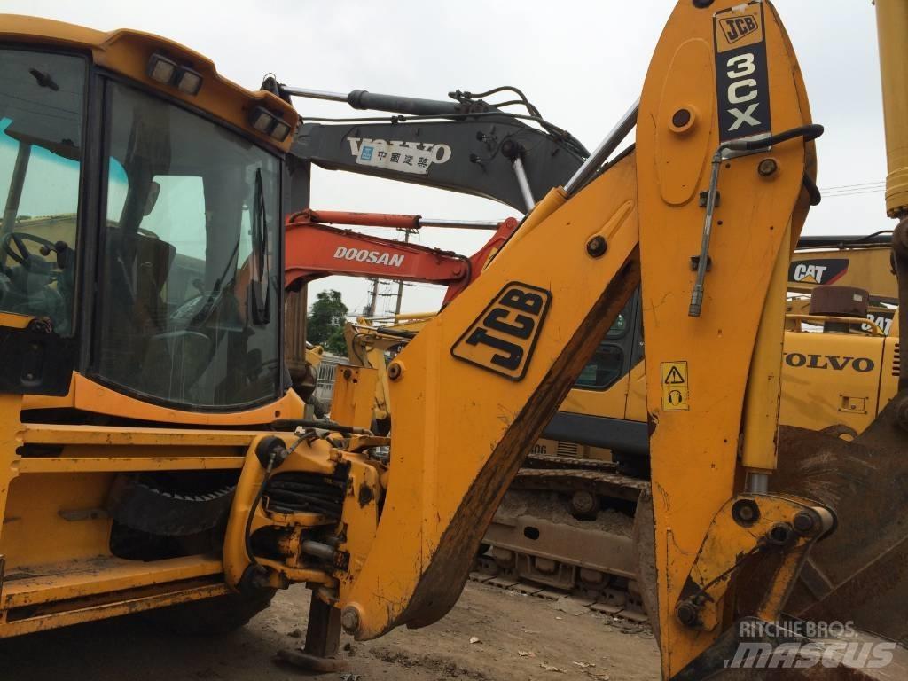 JCB 3CX لوادر ذات جرافات عكسية