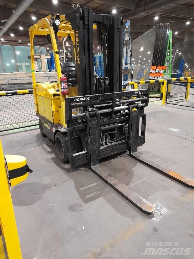 Hyster E 5.0 XNS شاحنات ذات رافعات شوكية تعمل بالكهرباء