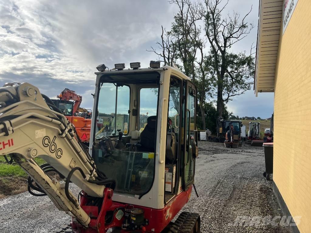 Takeuchi TB 225 حفارات صغيرة أقل من 7 طن (حفارات صغيرة)