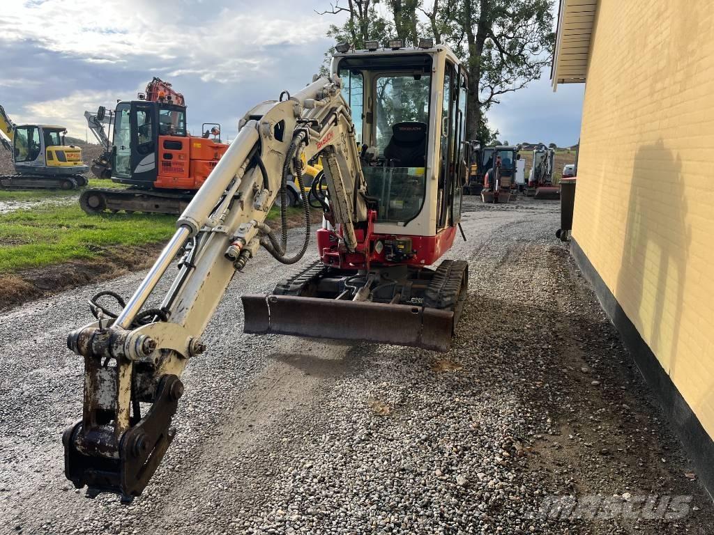 Takeuchi TB 225 حفارات صغيرة أقل من 7 طن (حفارات صغيرة)