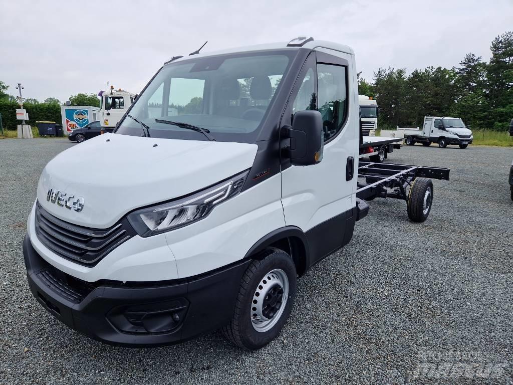 Iveco daily 35s18 شاحنة مقفلة