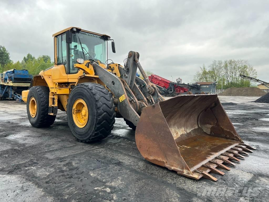 Volvo L 120 F لوادر بعجل