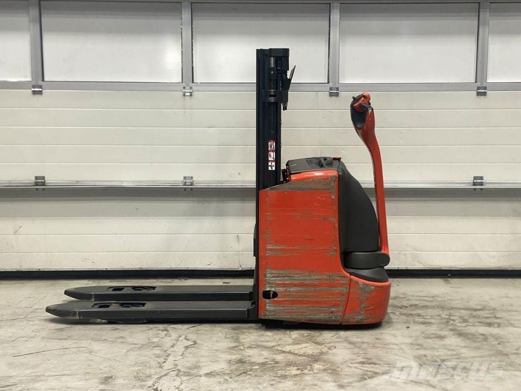 Linde L12 I معدات التكديس الجوالة