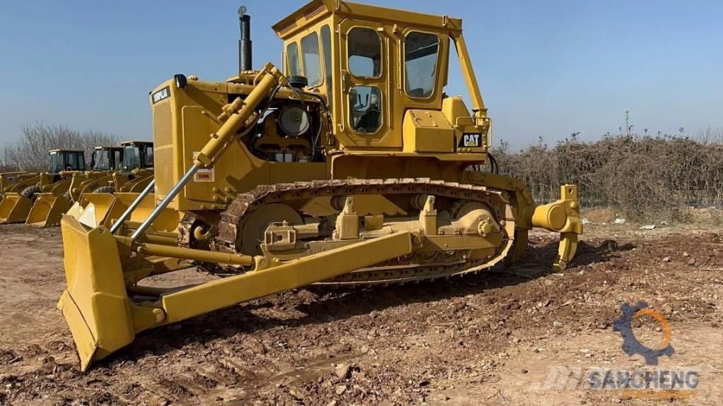 CAT D 8 K بلدوزرات مجنزرة