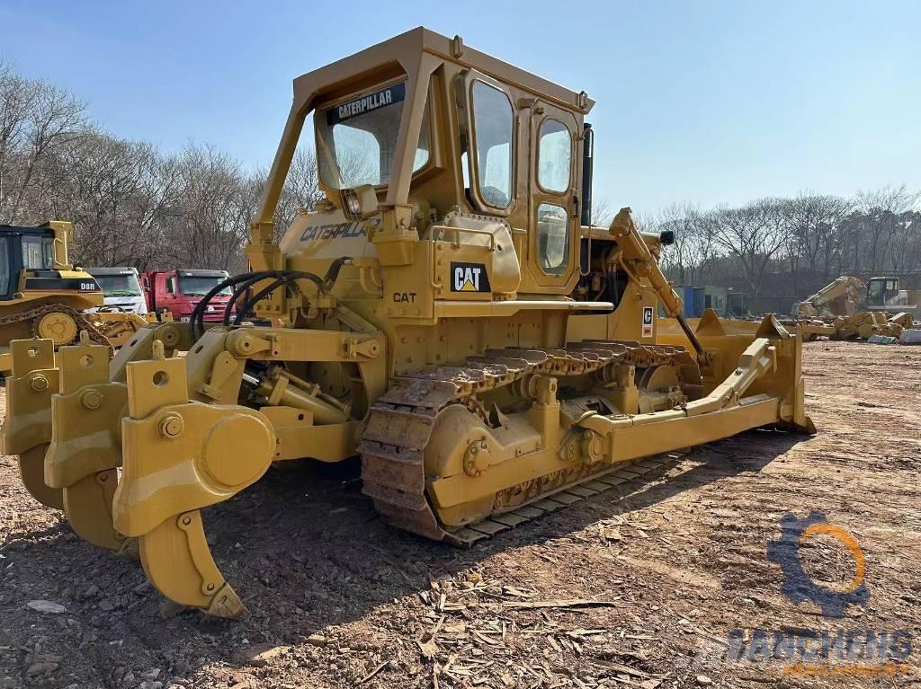 CAT D 8 K بلدوزرات مجنزرة