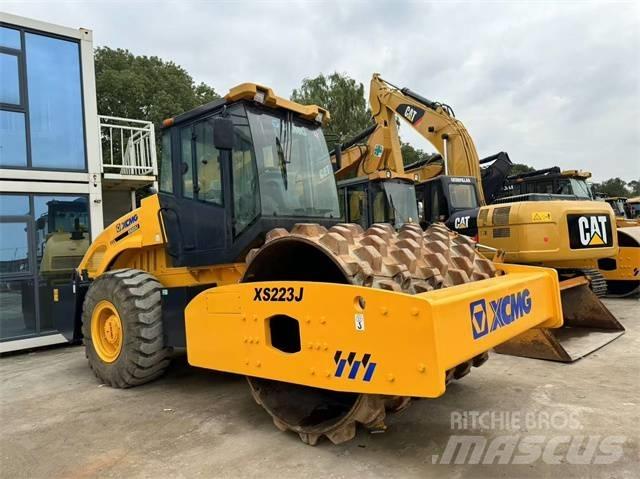 XCMG XS 223 J مداحل أحادية الأسطوانة