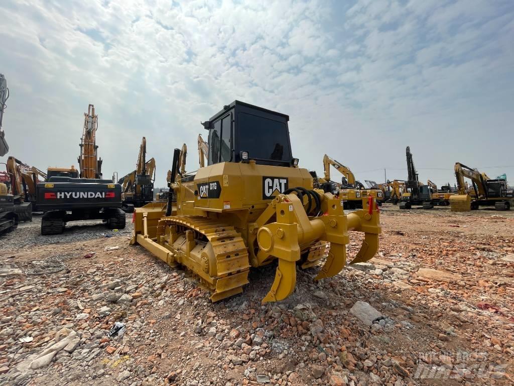CAT D 7 G حفارات زحافة