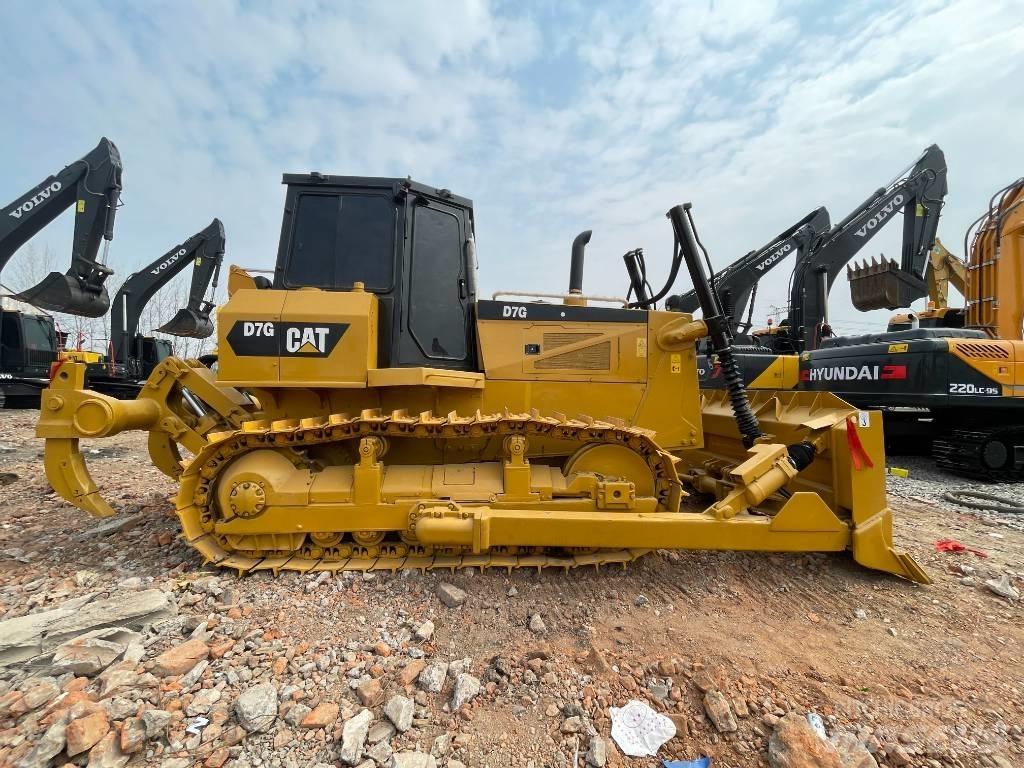 CAT D 7 G حفارات زحافة