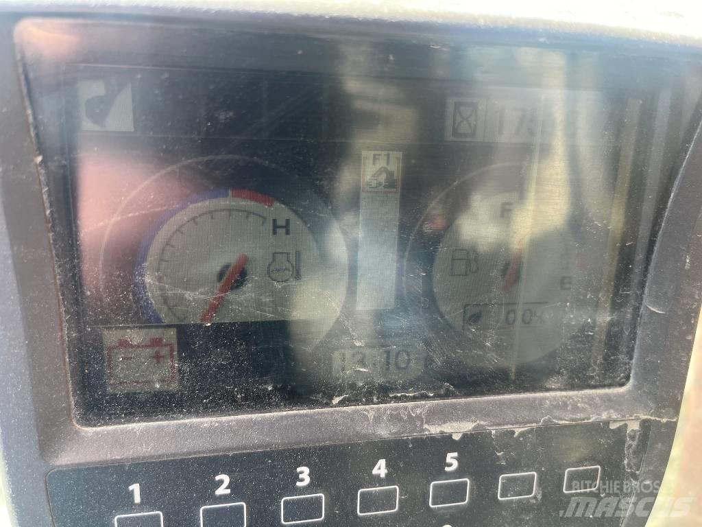 Hitachi ZX 210 LC-3 حفارات زحافة