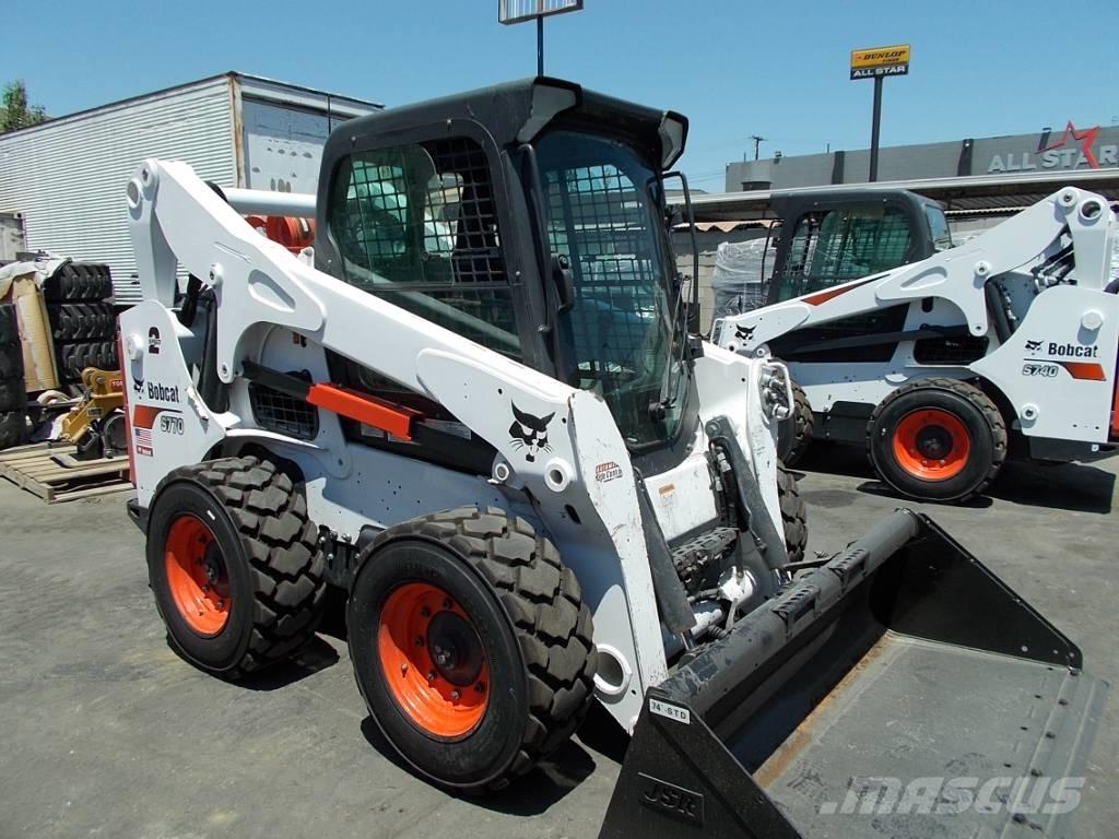 Bobcat S770 لوادر انزلاقية التوجيه